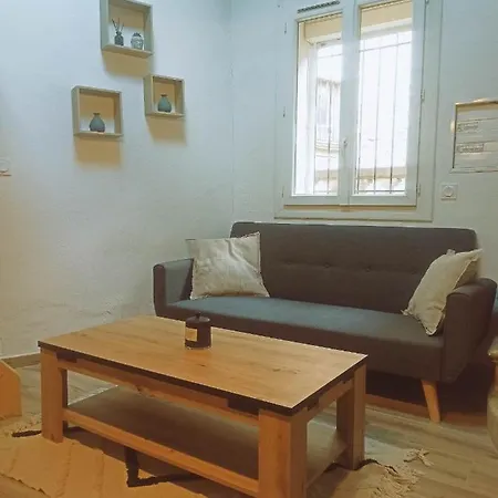 Le Cosy נים